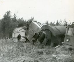 118. Tågolycka vid Jädraåbron 1951