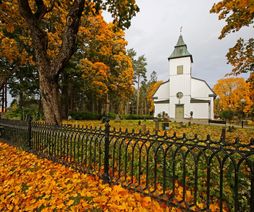 Högbo kyrka i oktober 2021