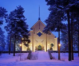 Sandvikens kyrka i januari 2022