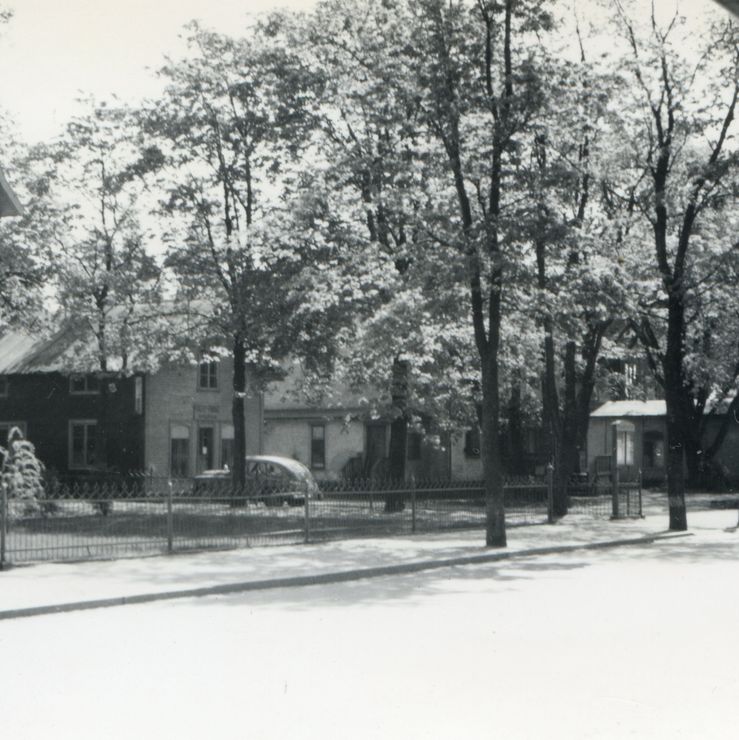 43. Utsikt mot Storgatan 20 omkring 1950. Betelkapellet till vänster. 