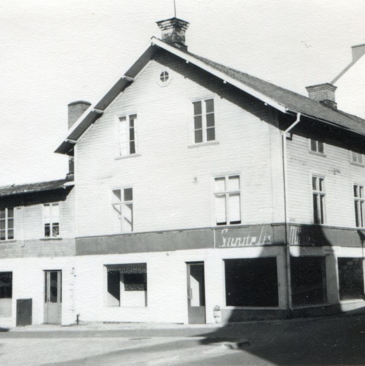 54. Storgatan-Bryggargatan omkring 1950. Fotograf okänd.