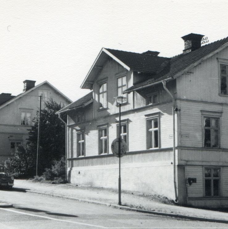 58. Korsningen Storgatan-Gävlevägen omkring 1950. Fotograf okänd.